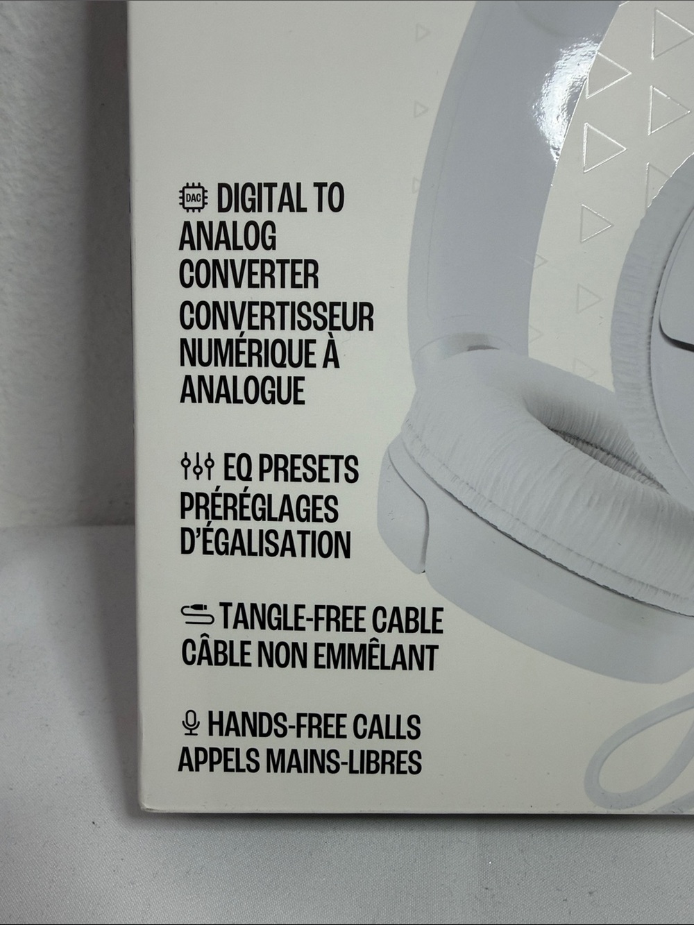 JBL Tune Tune 520C USB-C Hi-Res Wired On-Ear Headphones White Over-Ear Headphone - Picture 4 of 8